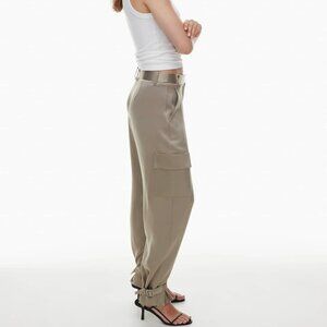 ARITZIA BABATON women's REFINED SATIN CARGO pants size 0